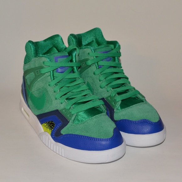 Nike Womens Air Tech Challenge II SE - Picture 2 of 7